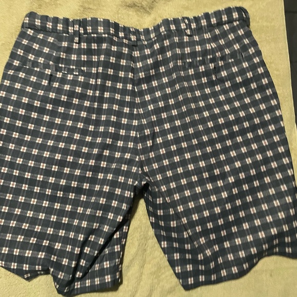 Hagar golf shorts blue red plaid. Size 42 - Picture 2 of 2